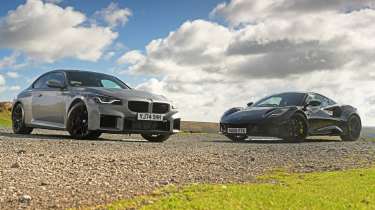 BMW M2 и Lotus Emira, сравнение лицом к лицу